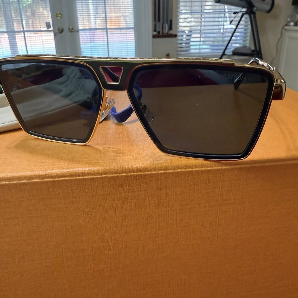 Louis Vuitton Sunglasses - Men - Picture 2 of 12